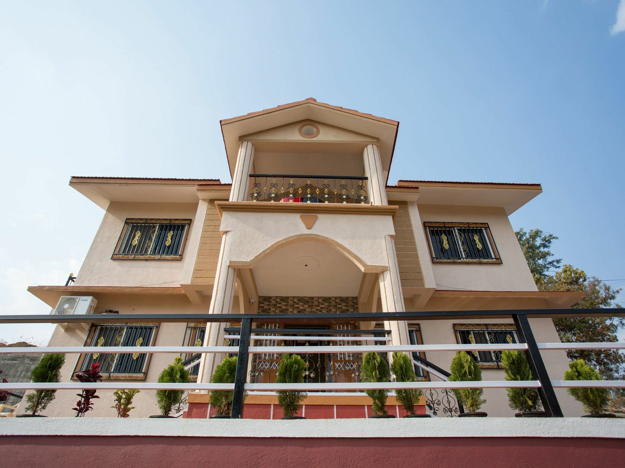 Shivanya Palace Махабалешвар Екстер'єр фото